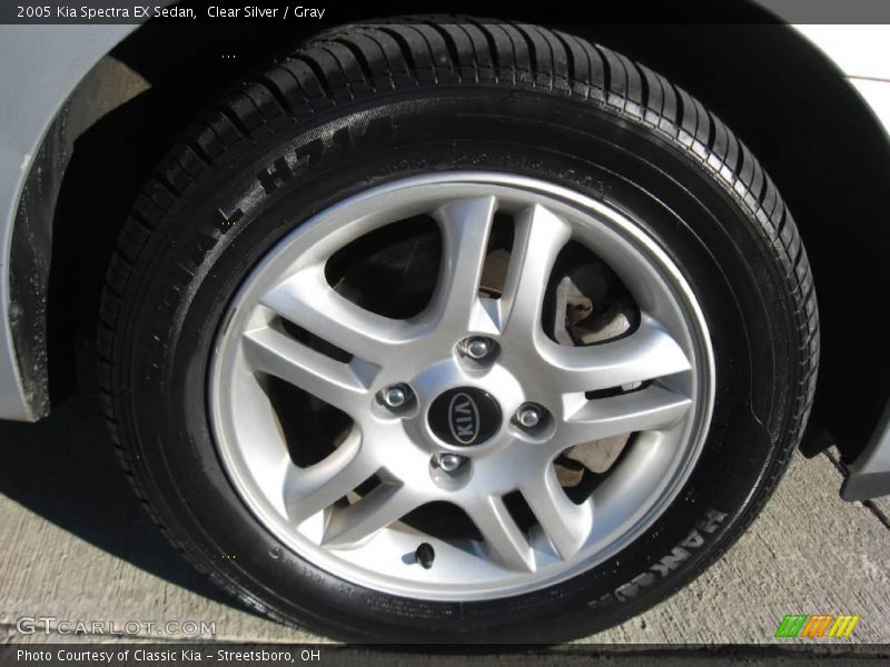 Clear Silver / Gray 2005 Kia Spectra EX Sedan