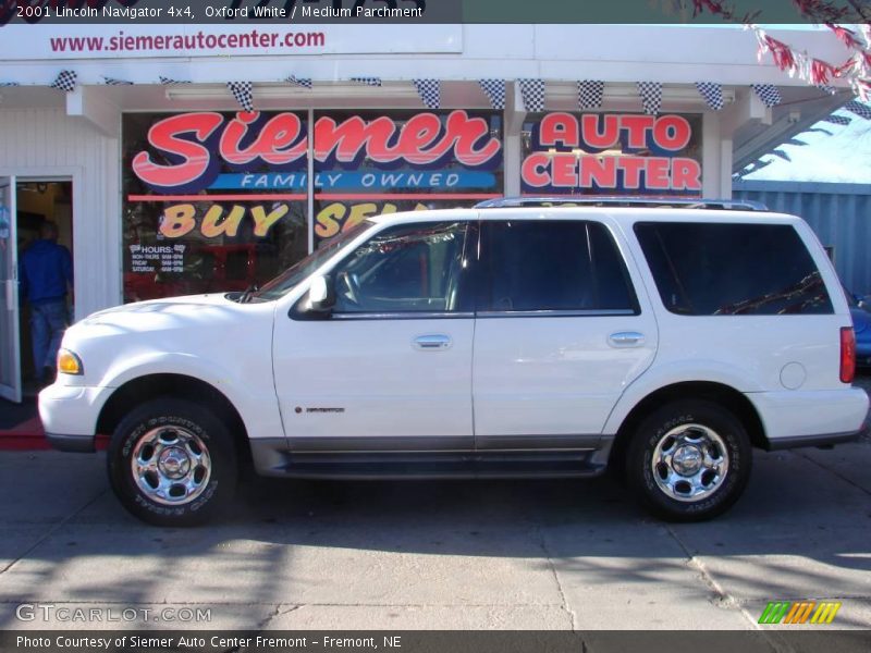 Oxford White / Medium Parchment 2001 Lincoln Navigator 4x4