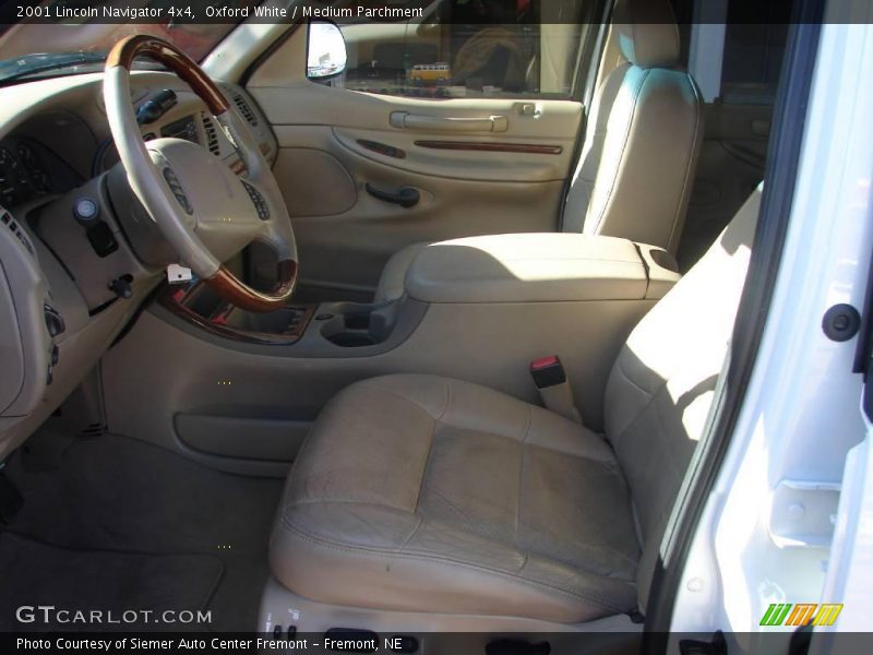 Oxford White / Medium Parchment 2001 Lincoln Navigator 4x4