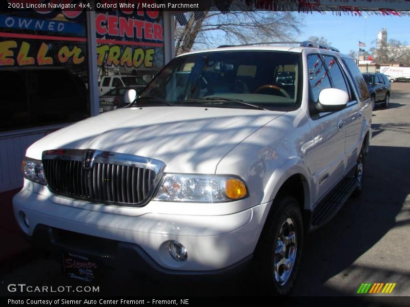 Oxford White / Medium Parchment 2001 Lincoln Navigator 4x4