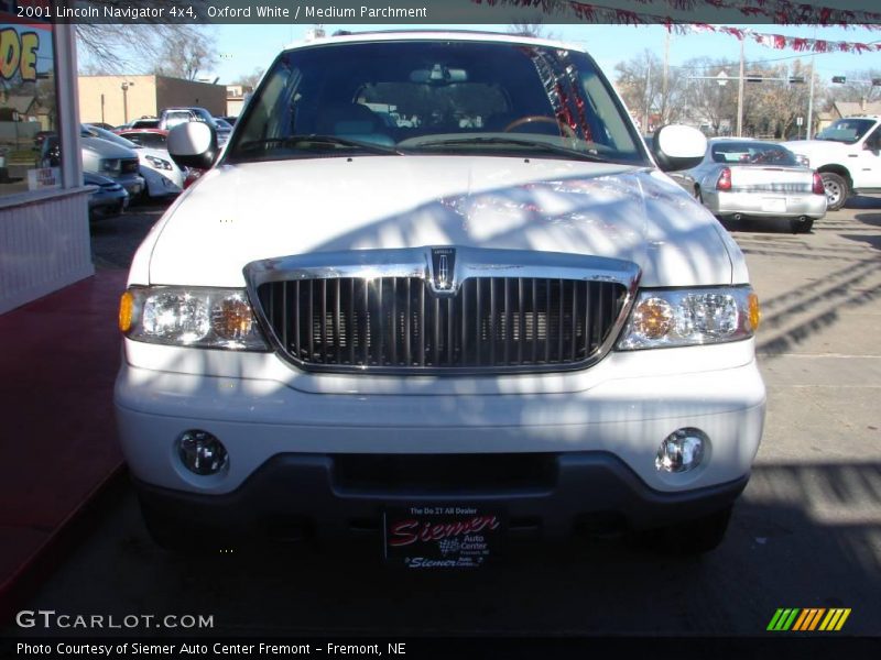 Oxford White / Medium Parchment 2001 Lincoln Navigator 4x4