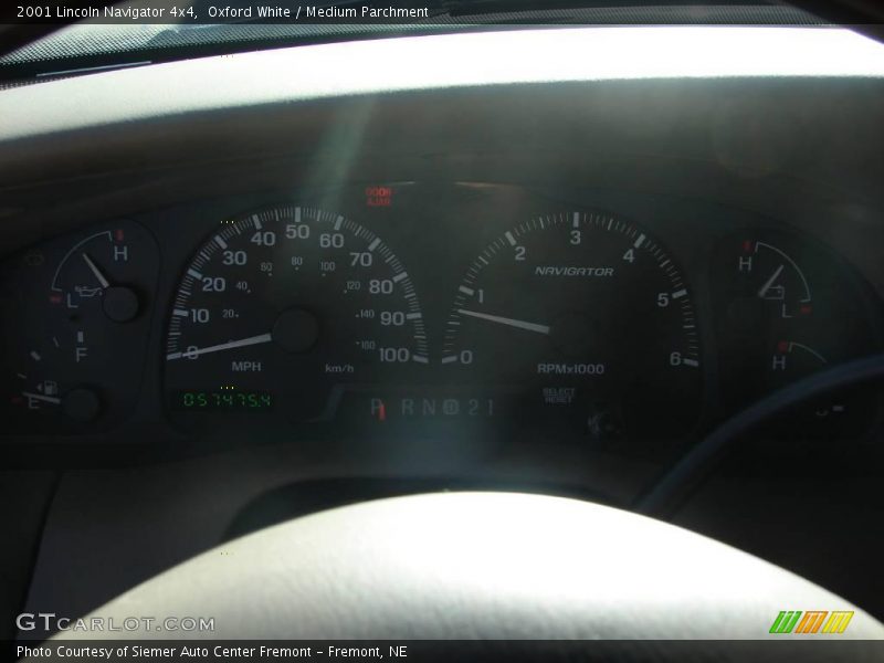 Oxford White / Medium Parchment 2001 Lincoln Navigator 4x4