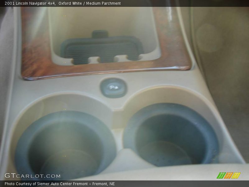 Oxford White / Medium Parchment 2001 Lincoln Navigator 4x4