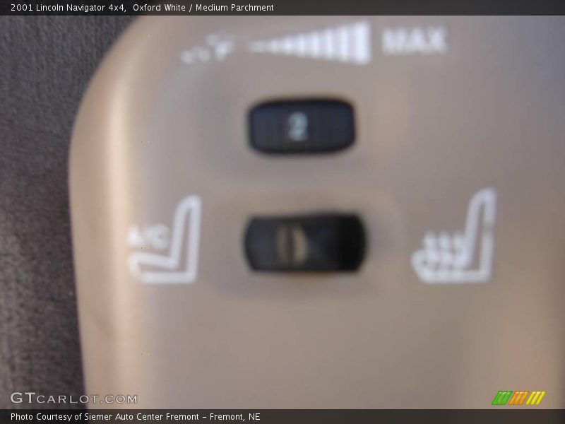 Oxford White / Medium Parchment 2001 Lincoln Navigator 4x4