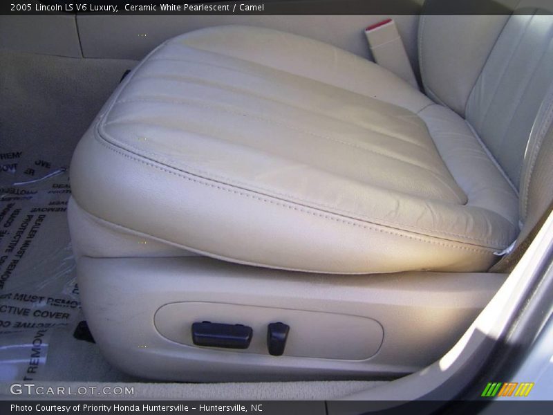 Ceramic White Pearlescent / Camel 2005 Lincoln LS V6 Luxury