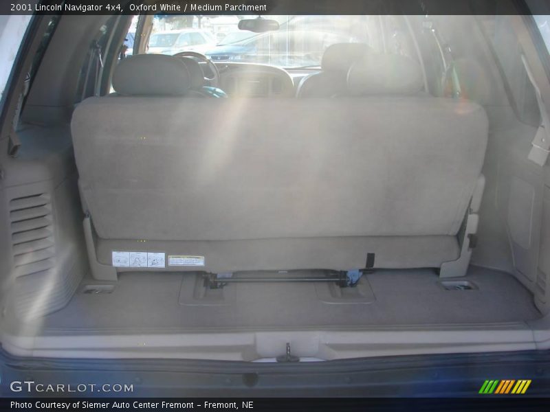 Oxford White / Medium Parchment 2001 Lincoln Navigator 4x4