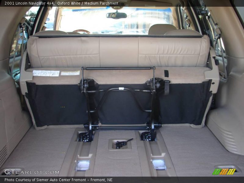 Oxford White / Medium Parchment 2001 Lincoln Navigator 4x4