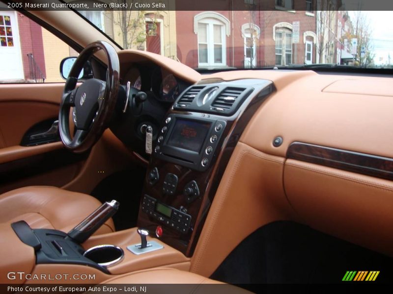 Nero (Black) / Cuoio Sella 2005 Maserati Quattroporte