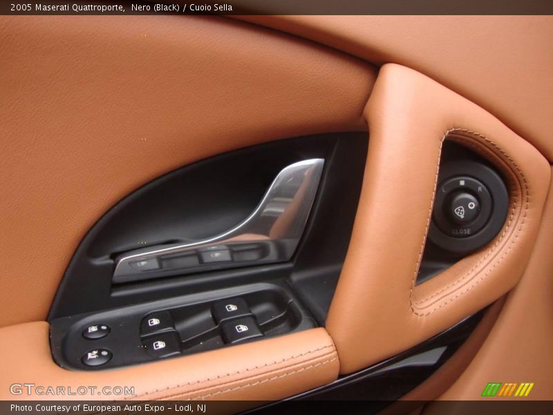 Nero (Black) / Cuoio Sella 2005 Maserati Quattroporte
