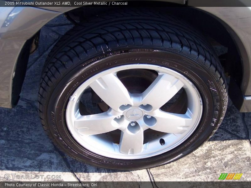 Cool Silver Metallic / Charcoal 2005 Mitsubishi Outlander XLS AWD