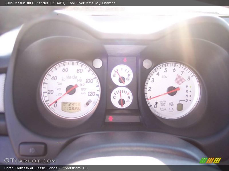 Cool Silver Metallic / Charcoal 2005 Mitsubishi Outlander XLS AWD