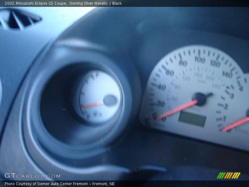 Sterling Silver Metallic / Black 2002 Mitsubishi Eclipse GS Coupe