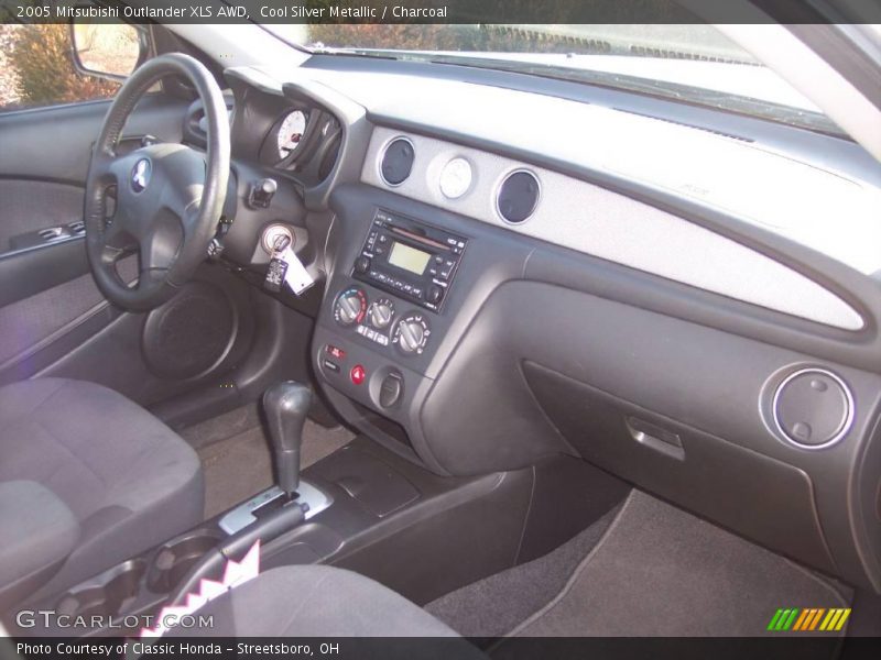 Cool Silver Metallic / Charcoal 2005 Mitsubishi Outlander XLS AWD