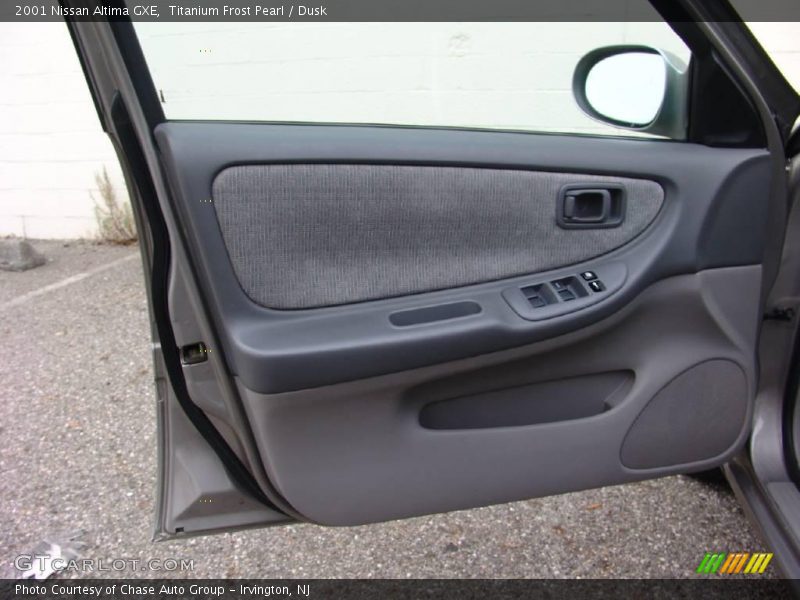 Titanium Frost Pearl / Dusk 2001 Nissan Altima GXE