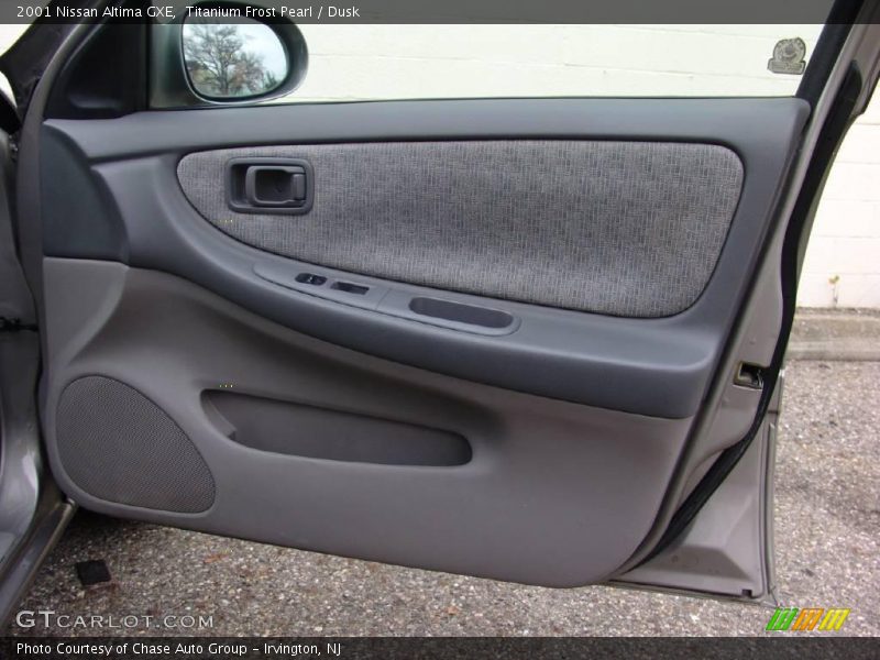 Titanium Frost Pearl / Dusk 2001 Nissan Altima GXE