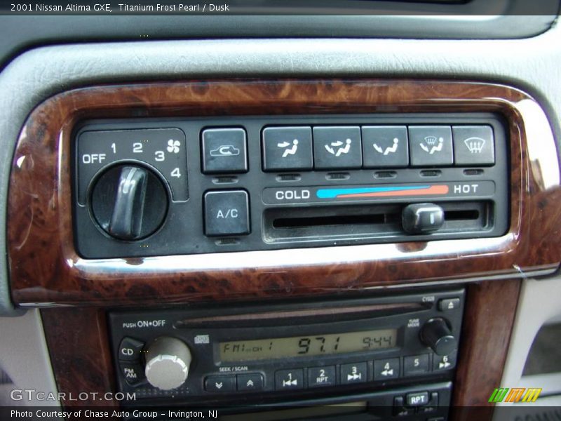 Titanium Frost Pearl / Dusk 2001 Nissan Altima GXE