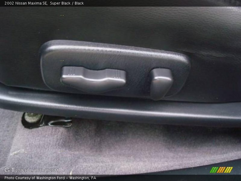 Super Black / Black 2002 Nissan Maxima SE
