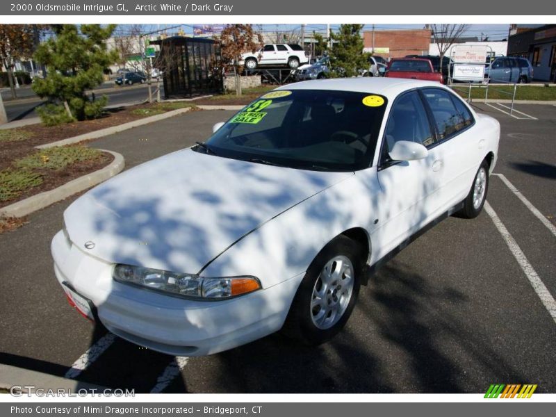 Arctic White / Dark Gray 2000 Oldsmobile Intrigue GL