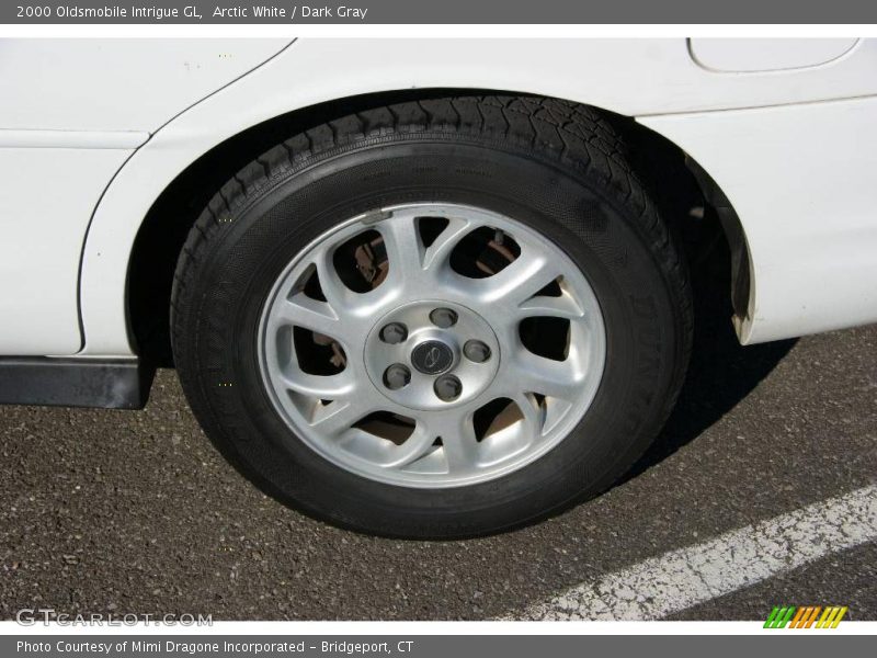 Arctic White / Dark Gray 2000 Oldsmobile Intrigue GL