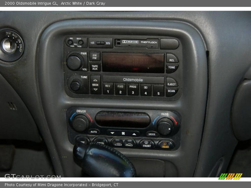 Arctic White / Dark Gray 2000 Oldsmobile Intrigue GL