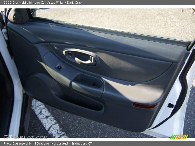 Arctic White / Dark Gray 2000 Oldsmobile Intrigue GL