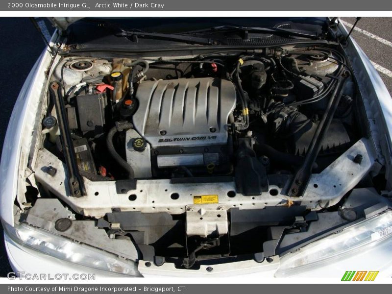 Arctic White / Dark Gray 2000 Oldsmobile Intrigue GL