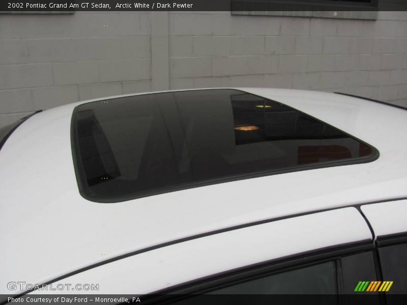Arctic White / Dark Pewter 2002 Pontiac Grand Am GT Sedan