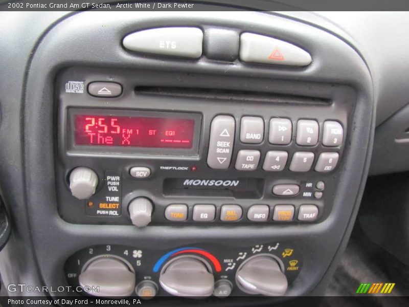 Arctic White / Dark Pewter 2002 Pontiac Grand Am GT Sedan