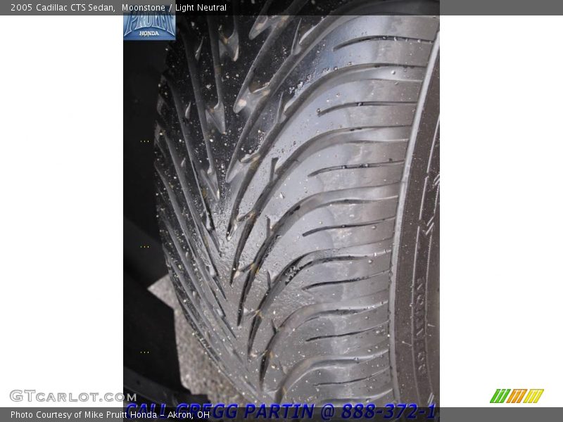 Moonstone / Light Neutral 2005 Cadillac CTS Sedan