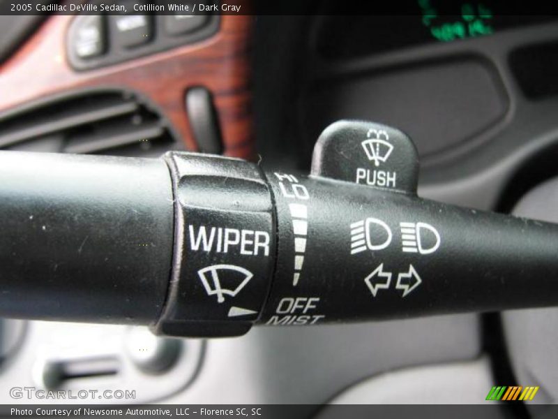 Cotillion White / Dark Gray 2005 Cadillac DeVille Sedan