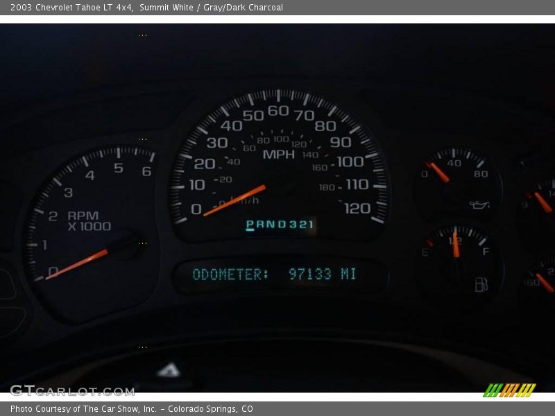 Summit White / Gray/Dark Charcoal 2003 Chevrolet Tahoe LT 4x4