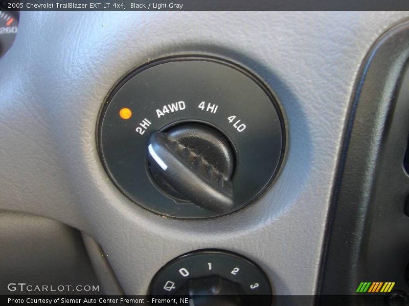 Black / Light Gray 2005 Chevrolet TrailBlazer EXT LT 4x4