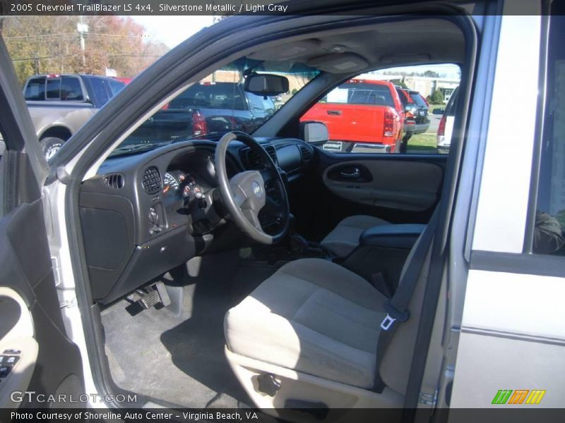 Silverstone Metallic / Light Gray 2005 Chevrolet TrailBlazer LS 4x4