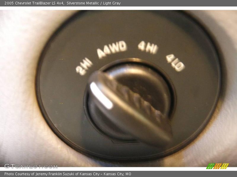 Silverstone Metallic / Light Gray 2005 Chevrolet TrailBlazer LS 4x4
