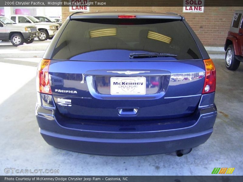 Midnight Blue Pearl / Light Taupe 2006 Chrysler Pacifica