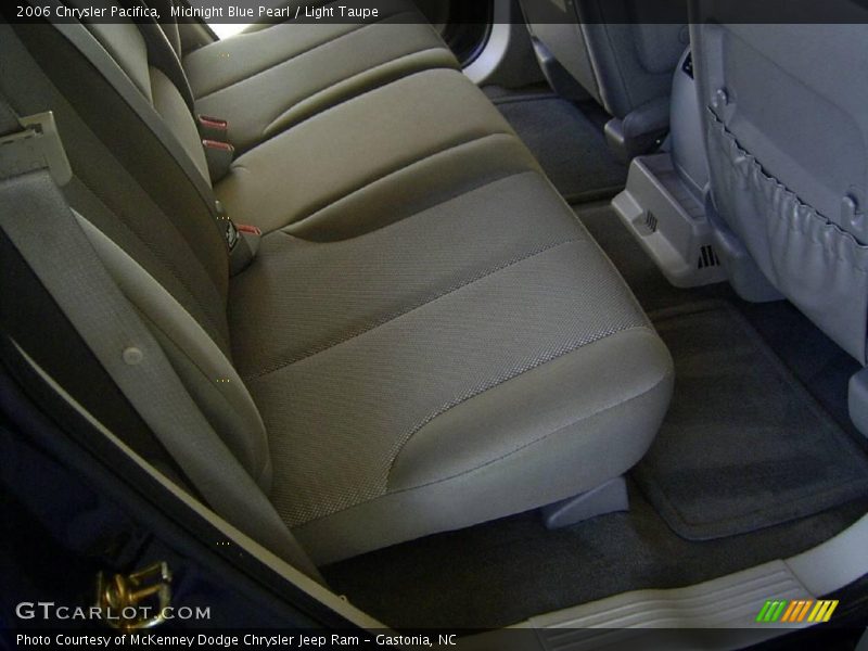 Midnight Blue Pearl / Light Taupe 2006 Chrysler Pacifica