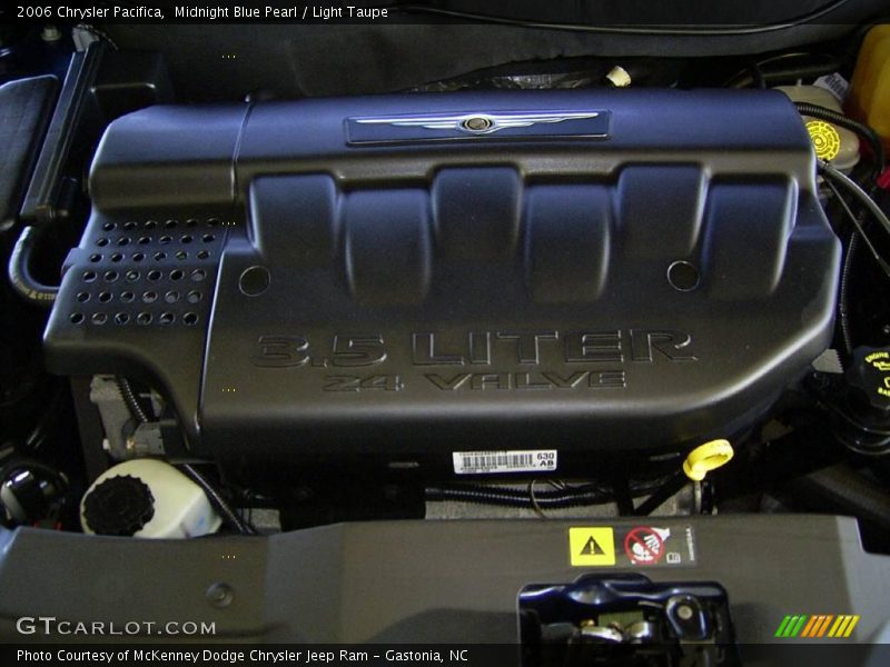 Midnight Blue Pearl / Light Taupe 2006 Chrysler Pacifica