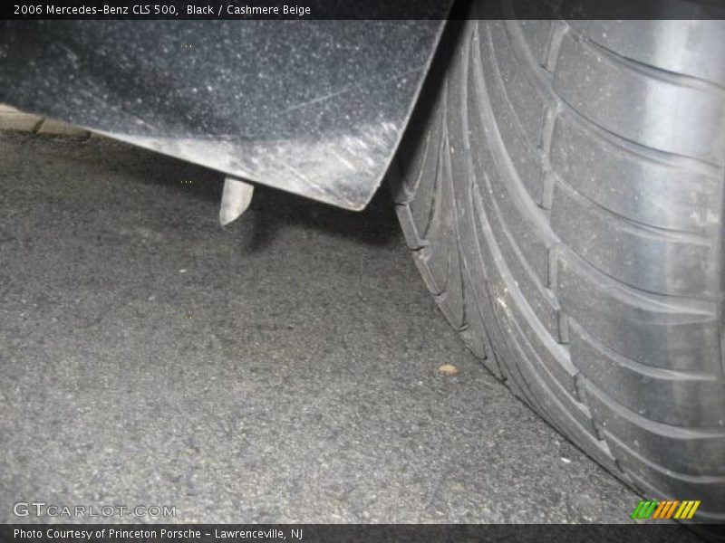Black / Cashmere Beige 2006 Mercedes-Benz CLS 500