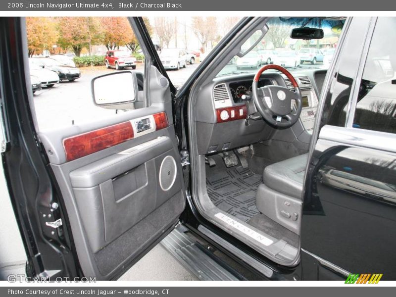 Black / Charcoal Black 2006 Lincoln Navigator Ultimate 4x4