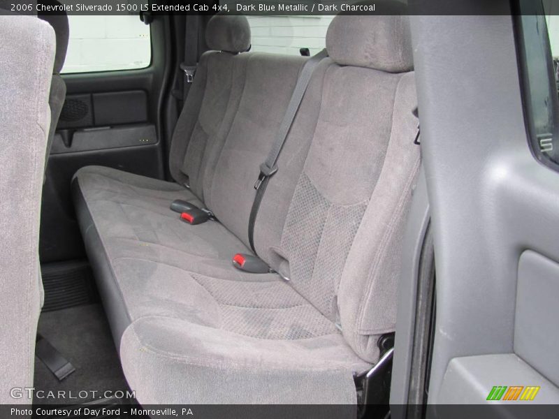 Dark Blue Metallic / Dark Charcoal 2006 Chevrolet Silverado 1500 LS Extended Cab 4x4
