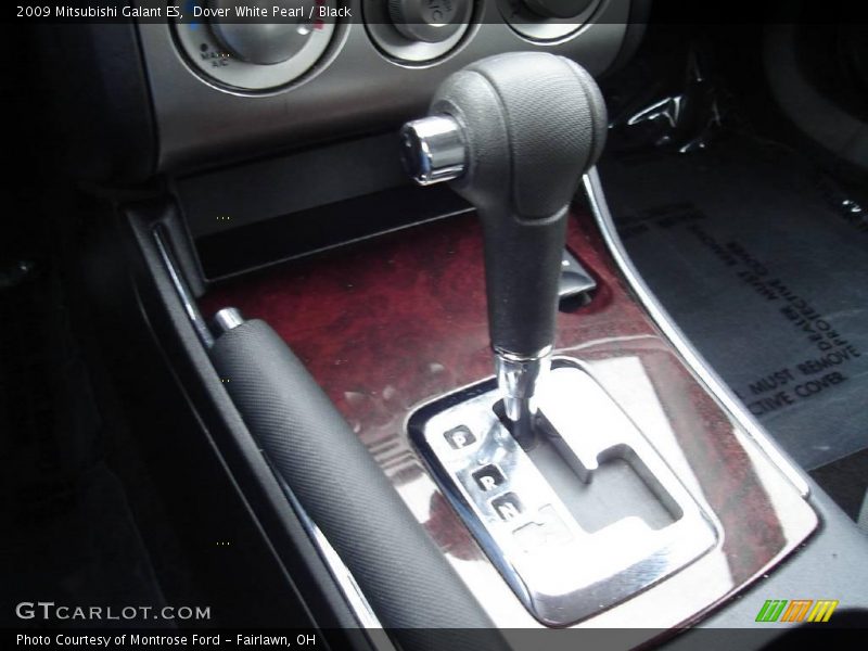 Dover White Pearl / Black 2009 Mitsubishi Galant ES