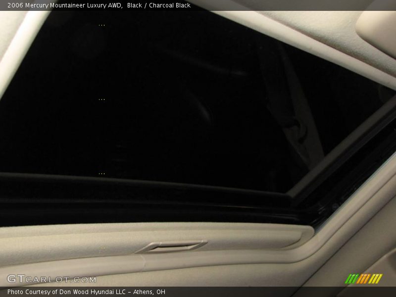 Black / Charcoal Black 2006 Mercury Mountaineer Luxury AWD