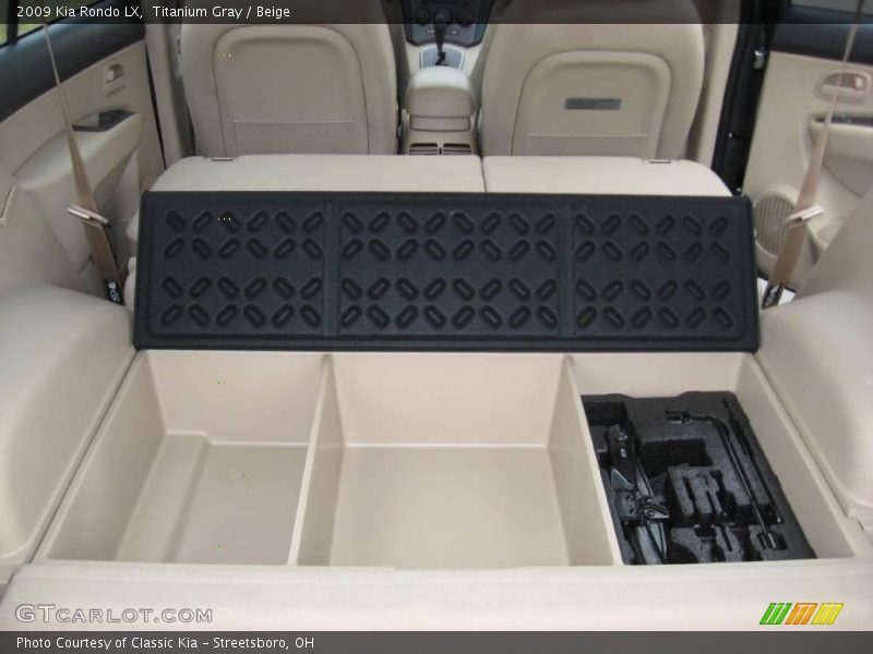 Titanium Gray / Beige 2009 Kia Rondo LX