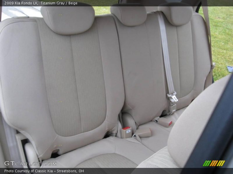 Titanium Gray / Beige 2009 Kia Rondo LX