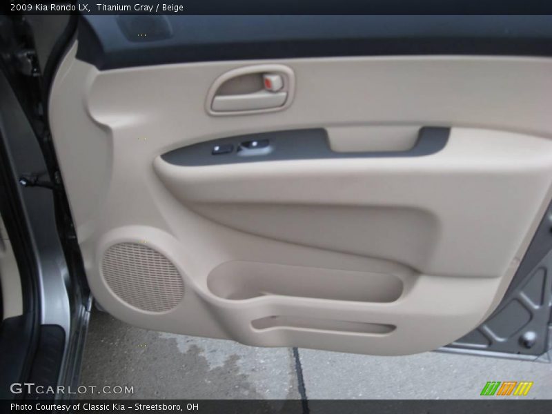 Titanium Gray / Beige 2009 Kia Rondo LX
