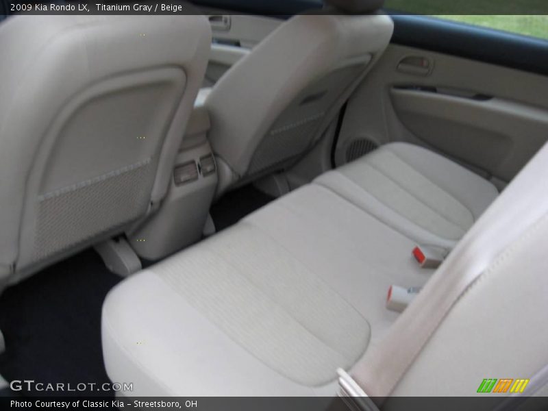 Titanium Gray / Beige 2009 Kia Rondo LX