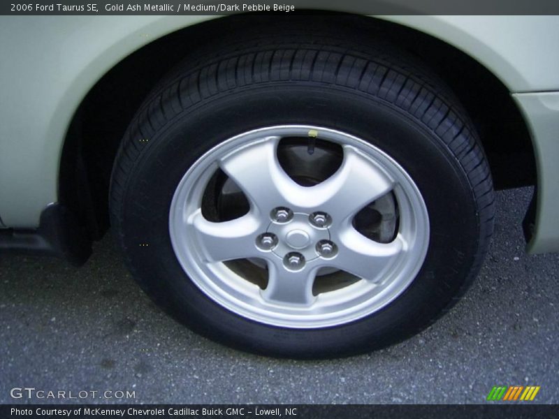 Gold Ash Metallic / Medium/Dark Pebble Beige 2006 Ford Taurus SE