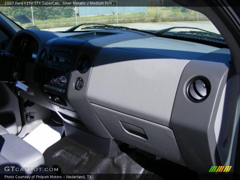 Silver Metallic / Medium Flint 2007 Ford F150 STX SuperCab