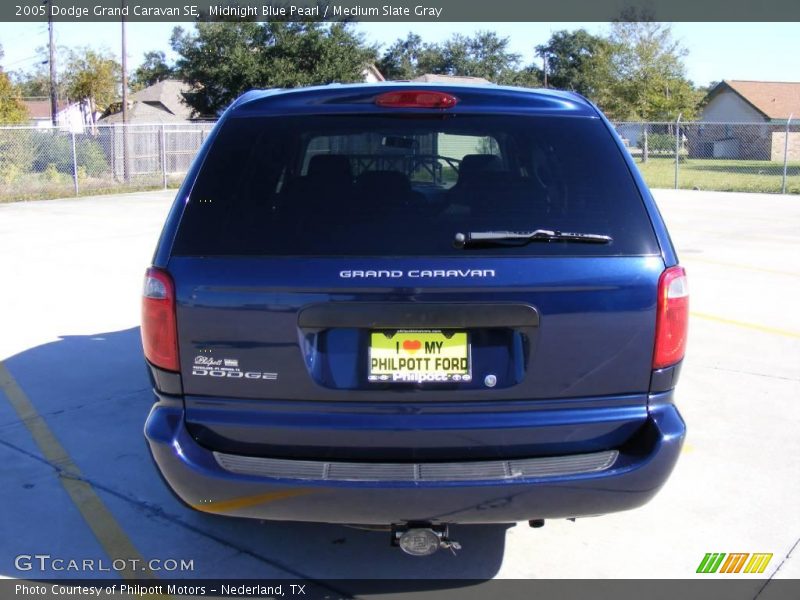 Midnight Blue Pearl / Medium Slate Gray 2005 Dodge Grand Caravan SE