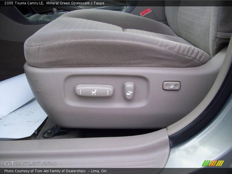 Mineral Green Opalescent / Taupe 2005 Toyota Camry LE